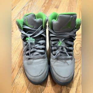 RETRO 5 gray & green jordan big kid size 6.5Y